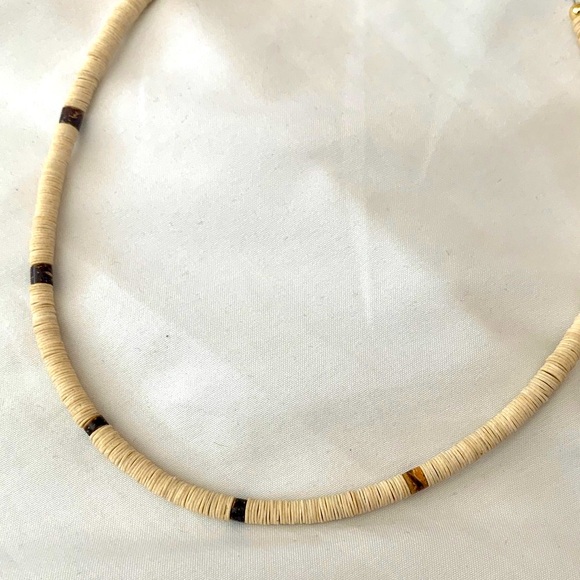 Vintage Hawaiian Petite Delicate Paper Puka Shell Floral Beaded Necklace Set - Picture 2 of 3